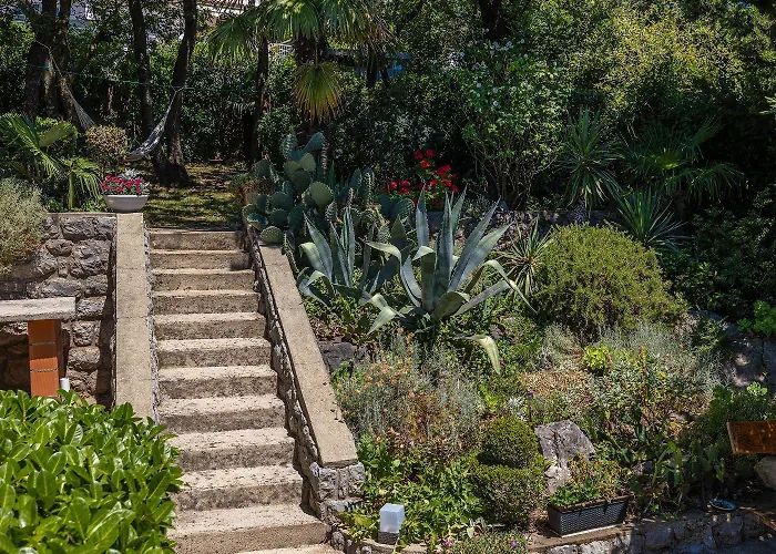Сasa de vacaciones Beeindruckendes Nur 80 Meter Zum Mit Mediterranem Garten Und Chillout-bereich Crikvenica