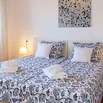 Beeindruckendes Nur 80 Meter Zum Mit Mediterranem Garten Und Chillout-bereich Ferienhaus