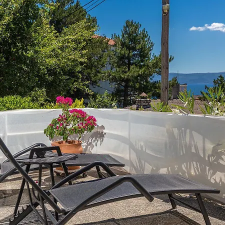 Beeindruckendes Nur 80 Meter Zum Mit Mediterranem Garten Und Chillout-bereich *