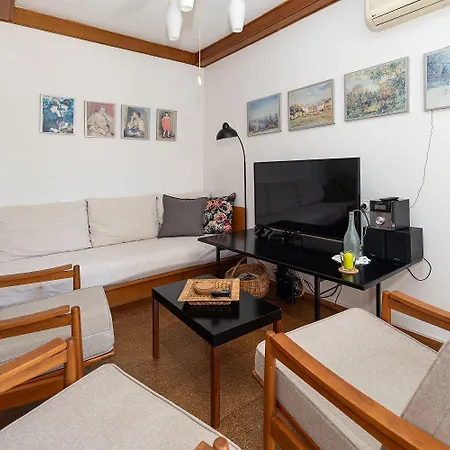 Beeindruckendes Nur 80 Meter Zum Mit Mediterranem Garten Und Chillout-bereich *