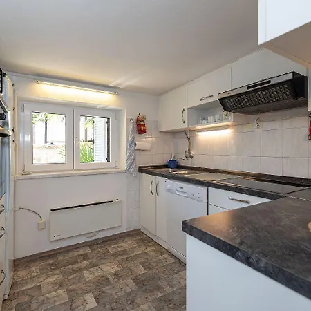 Beeindruckendes Nur 80 Meter Zum Mit Mediterranem Garten Und Chillout-bereich Feriehus *