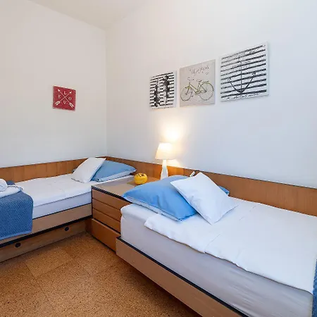 Feriehus Beeindruckendes Nur 80 Meter Zum Mit Mediterranem Garten Und Chillout-bereich *