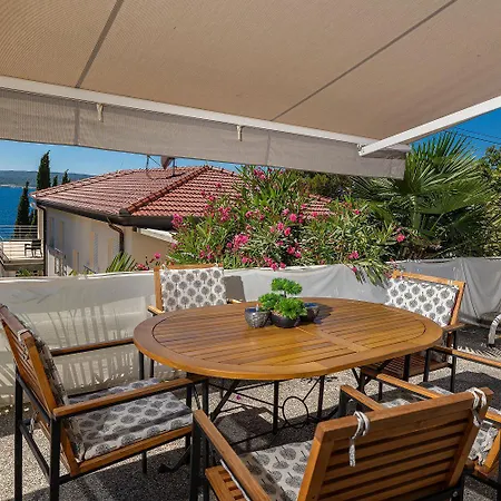 Beeindruckendes Nur 80 Meter Zum Mit Mediterranem Garten Und Chillout-bereich