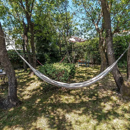 Beeindruckendes Nur 80 Meter Zum Mit Mediterranem Garten Und Chillout-bereich Feriehus Crikvenica