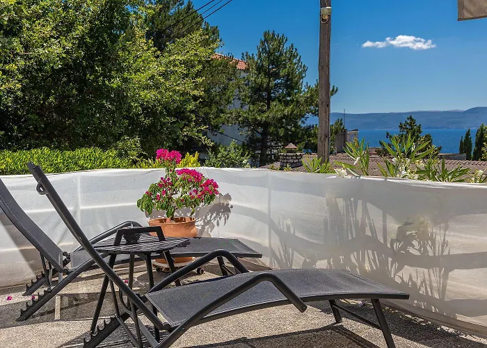 Beeindruckendes Nur 80 Meter Zum Mit Mediterranem Garten Und Chillout-bereich *