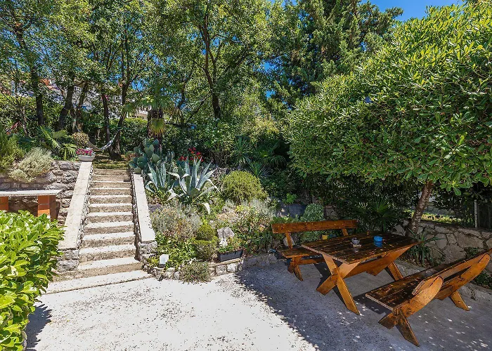 Beeindruckendes Nur 80 Meter Zum Mit Mediterranem Garten Und Chillout-bereich Dom wakacyjny