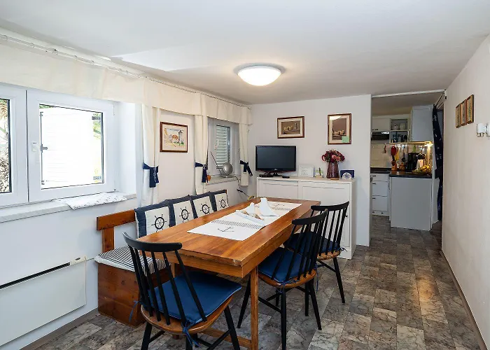 Holiday home Beeindruckendes Nur 80 Meter Zum Mit Mediterranem Garten Und Chillout-bereich Crikvenica