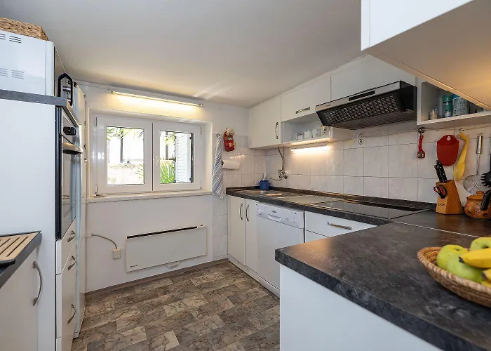 Beeindruckendes Nur 80 Meter Zum Mit Mediterranem Garten Und Chillout-bereich Holiday home *