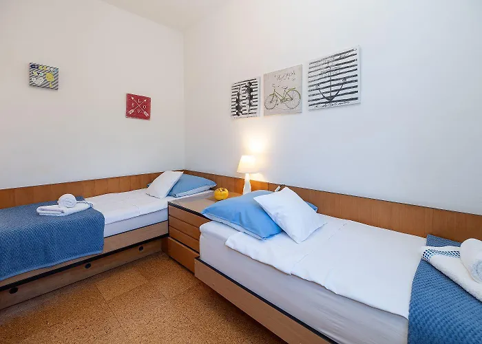 Holiday home Beeindruckendes Nur 80 Meter Zum Mit Mediterranem Garten Und Chillout-bereich *