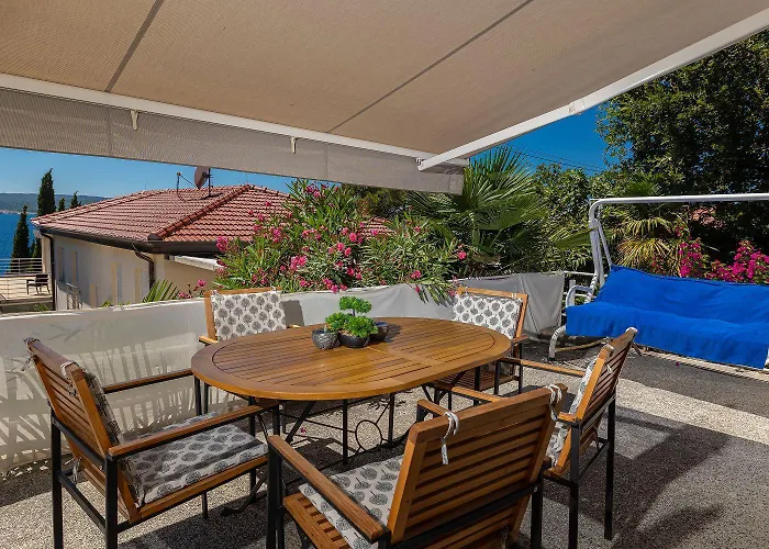 Beeindruckendes Nur 80 Meter Zum Mit Mediterranem Garten Und Chillout-bereich *