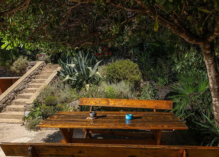 Beeindruckendes Nur 80 Meter Zum Mit Mediterranem Garten Und Chillout-bereich *